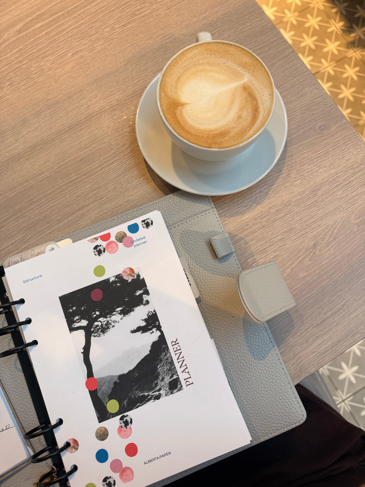 Agenda esencial de anillos | cuero vegano | A5 | GRIS