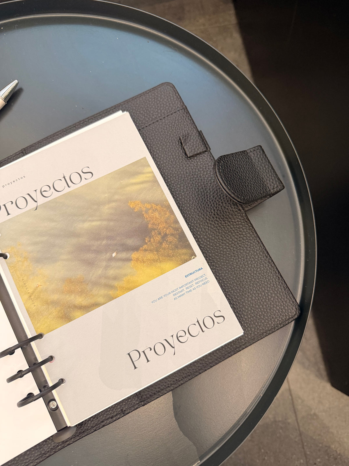 Agenda esencial de anillos | cuero vegano | A5 | NEGRO